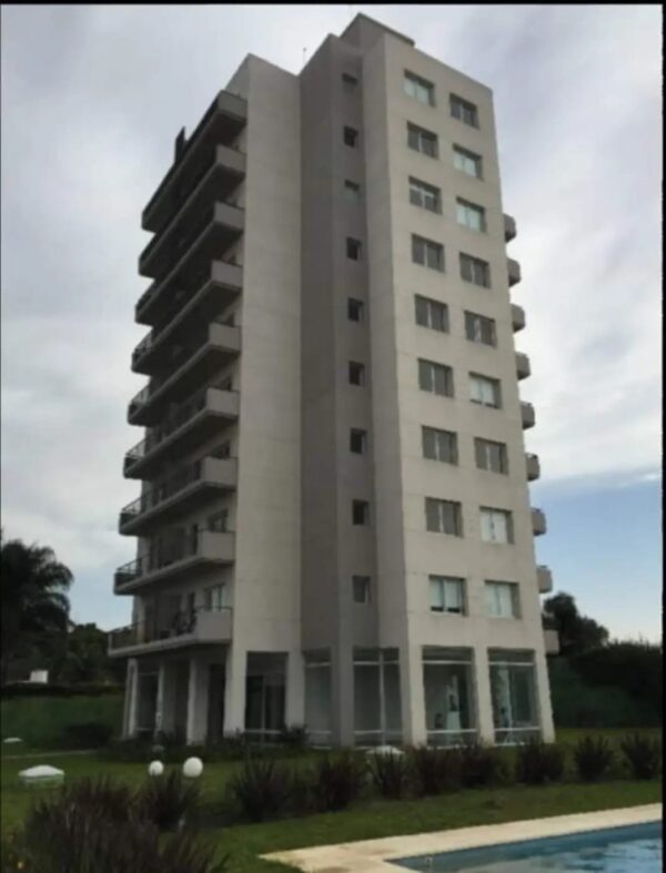 Venta. Departamento. En complejo Torres de Moreno.
