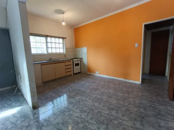 Oportunidad!.  PH 2 ambientes a la calle. Hurlingham. - Imagen 3